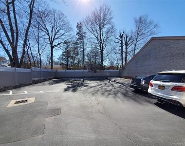 122 Forest Avenue - Photo Thumbnail 2