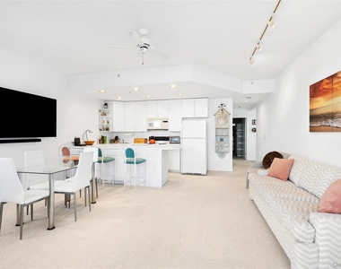 250 Dune Road - Photo Thumbnail 4
