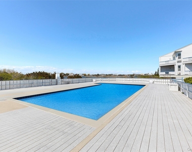 250 Dune Road - Photo Thumbnail 1