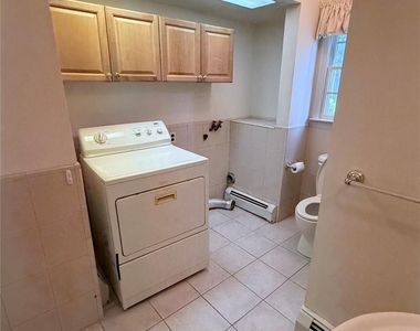 216 Maple Avenue - Photo Thumbnail 9