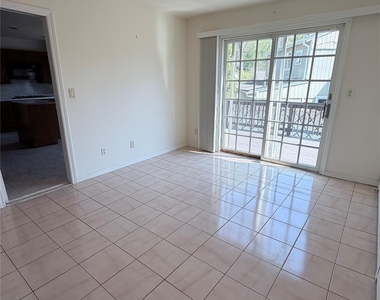 216 Maple Avenue - Photo Thumbnail 3