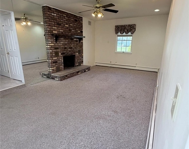 216 Maple Avenue - Photo Thumbnail 14