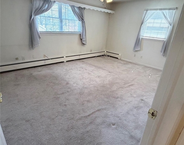 216 Maple Avenue - Photo Thumbnail 27