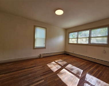 704 Tower Avenue - Photo Thumbnail 12