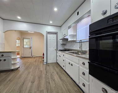 704 Tower Avenue - Photo Thumbnail 5