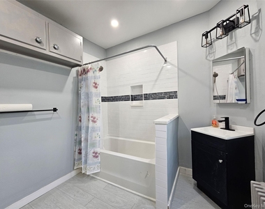 704 Tower Avenue - Photo Thumbnail 9