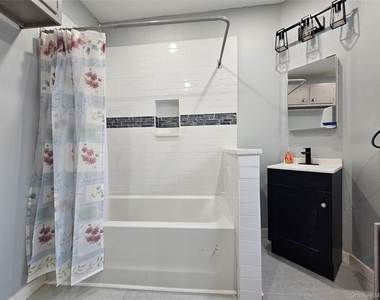 704 Tower Avenue - Photo Thumbnail 11