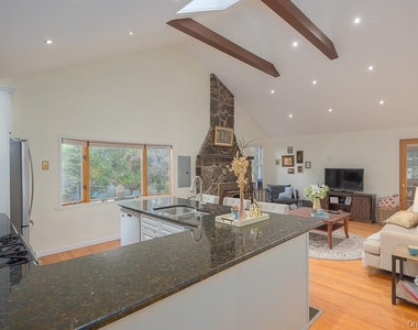 56 Bluff Avenue - Photo Thumbnail 6