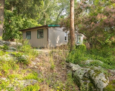 56 Bluff Avenue - Photo Thumbnail 16