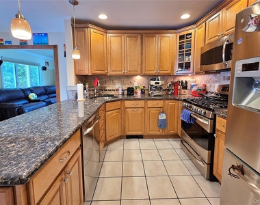110 Briarwood Lane - Photo Thumbnail 10