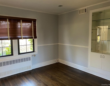 940 Smith Lane - Photo Thumbnail 8