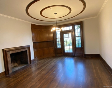 940 Smith Lane - Photo Thumbnail 3