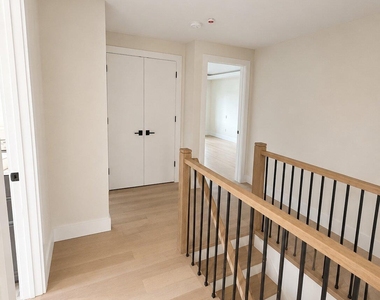 124 Nelson Avenue - Photo Thumbnail 2