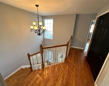 132 Fairfield Drive - Photo Thumbnail 9