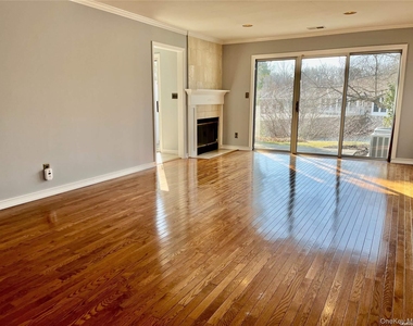 132 Fairfield Drive - Photo Thumbnail 4