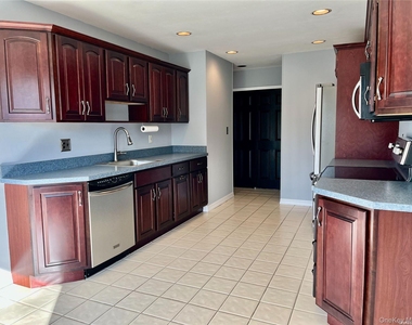 132 Fairfield Drive - Photo Thumbnail 7