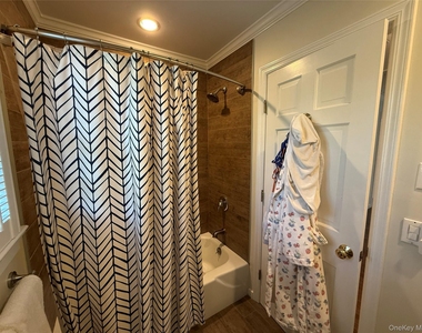 21 Westbank Road - Photo Thumbnail 21