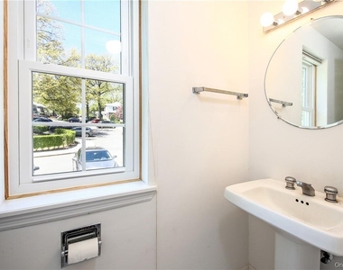 599 Midland Avenue - Photo Thumbnail 10