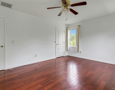 5801 Applewood Circle - Photo Thumbnail 9