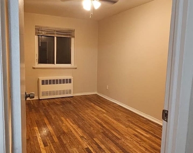 26016 Hillside Avenue - Photo Thumbnail 5