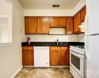 1335 Waterford Drive - Photo Thumbnail 12
