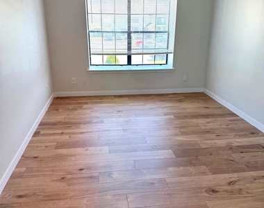 1511 Pebble Place - Photo Thumbnail 10