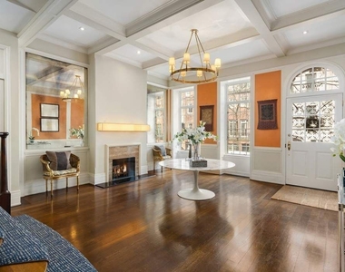 164 E 70th Street - Photo Thumbnail 3