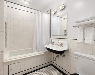 164 E 70th Street - Photo Thumbnail 36