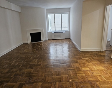 40 Central Park S - Photo Thumbnail 6