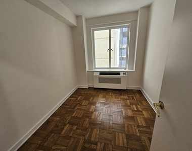 40 Central Park S - Photo Thumbnail 8