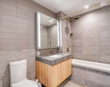 24-16 Queens Plaza S - Photo Thumbnail 6