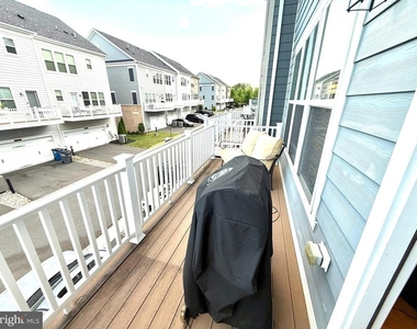 17255 Herring Gull Lane - Photo Thumbnail 6