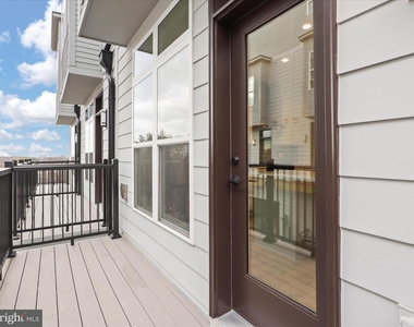 2064 Tysons Ridgeline Road - Photo Thumbnail 16