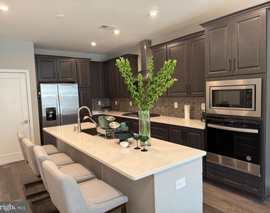 7567 Sawyer Farm Way - Photo Thumbnail 1