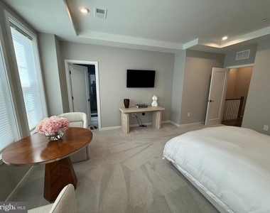7567 Sawyer Farm Way - Photo Thumbnail 6