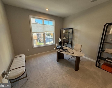 7567 Sawyer Farm Way - Photo Thumbnail 16