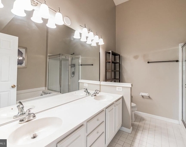 12876 Fair Valley Court - Photo Thumbnail 13