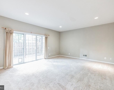 12876 Fair Valley Court - Photo Thumbnail 22