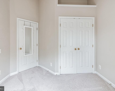 12876 Fair Valley Court - Photo Thumbnail 17