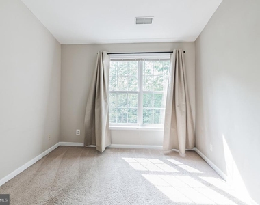 12876 Fair Valley Court - Photo Thumbnail 18