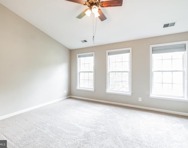 12876 Fair Valley Court - Photo Thumbnail 10