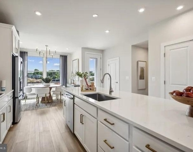 2111 Acadia Road - Photo Thumbnail 6