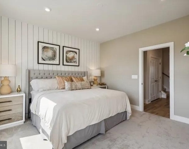 2111 Acadia Road - Photo Thumbnail 12