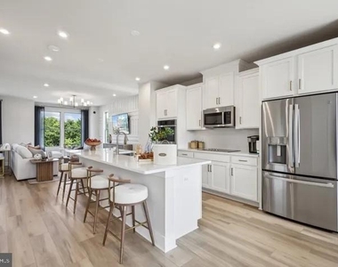 2111 Acadia Road - Photo Thumbnail 3