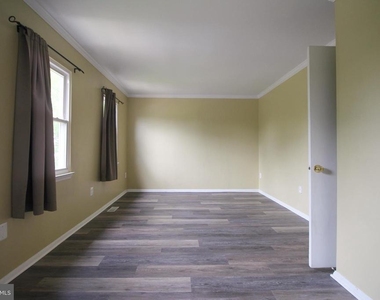 953 Ferndale Avenue - Photo Thumbnail 12