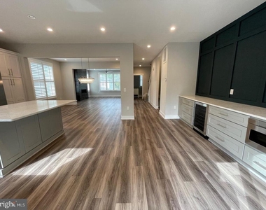 307 Charles Street - Photo Thumbnail 2
