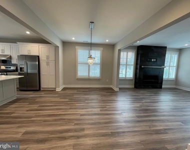 307 Charles Street - Photo Thumbnail 13