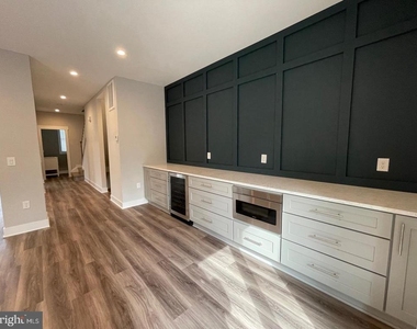 307 Charles Street - Photo Thumbnail 4