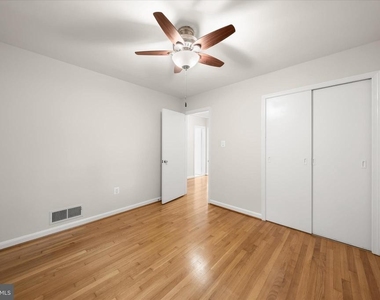 877 N Nottingham Street N - Photo Thumbnail 11