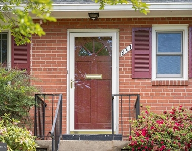 877 N Nottingham Street N - Photo Thumbnail 1